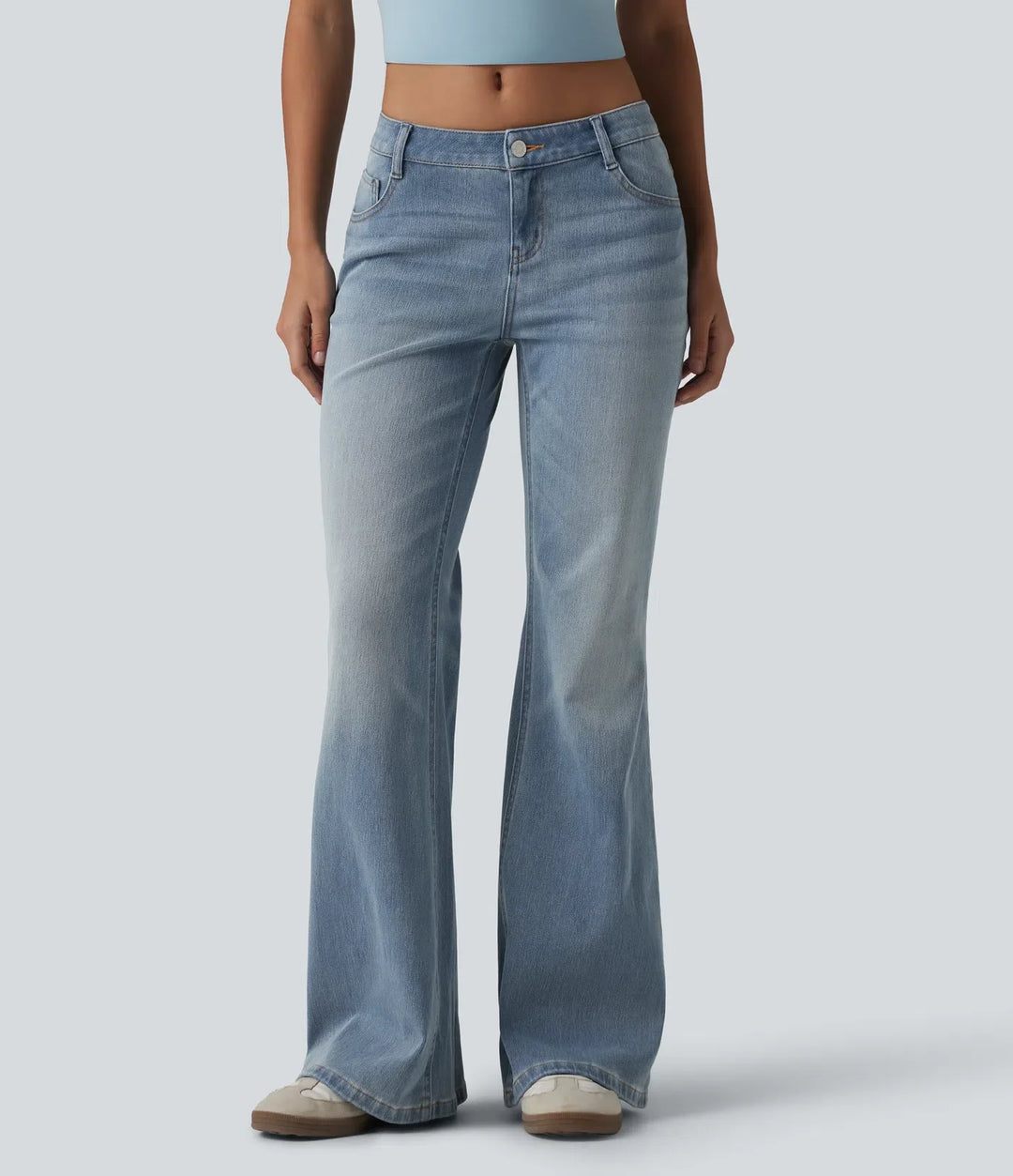 Halara Flex med låg midja utsvängd vardagsjeans med fickor