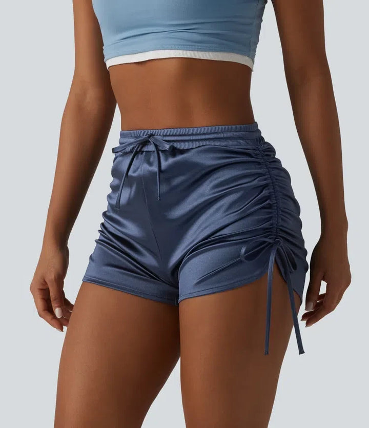 Med hög midja dragsko rynklad satin vardagsshorts med ficka