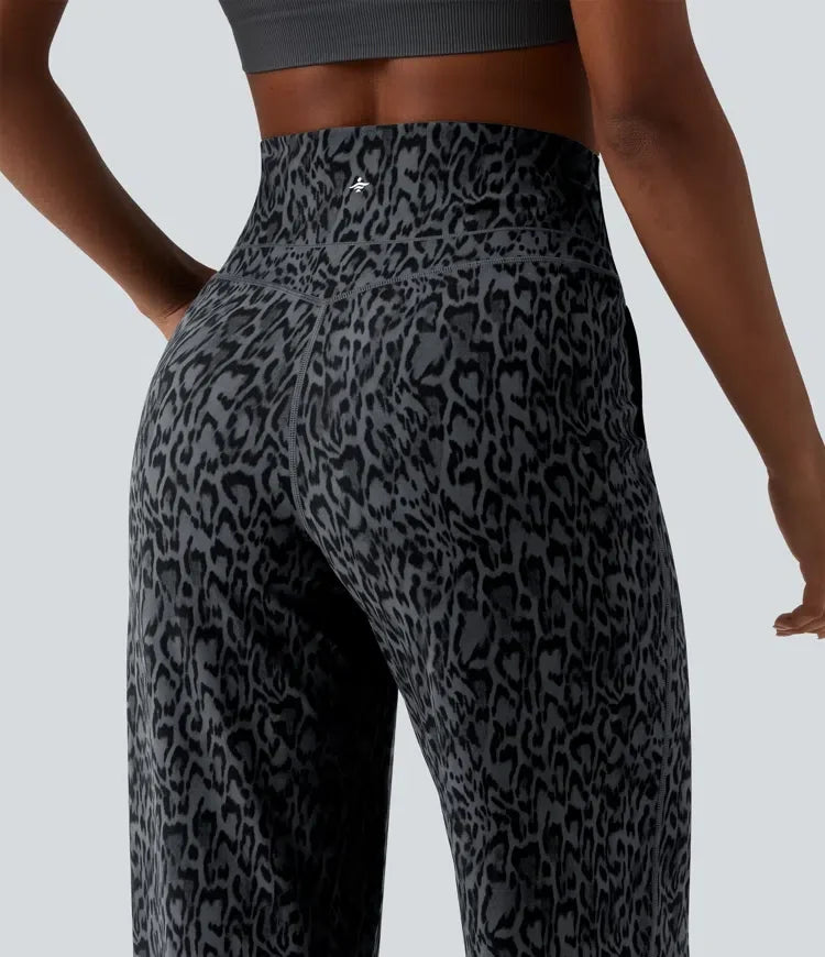 Lyckera UltraSculpt leopardmönster högmidjad magkontroll raka ben yogabyxor med fickor