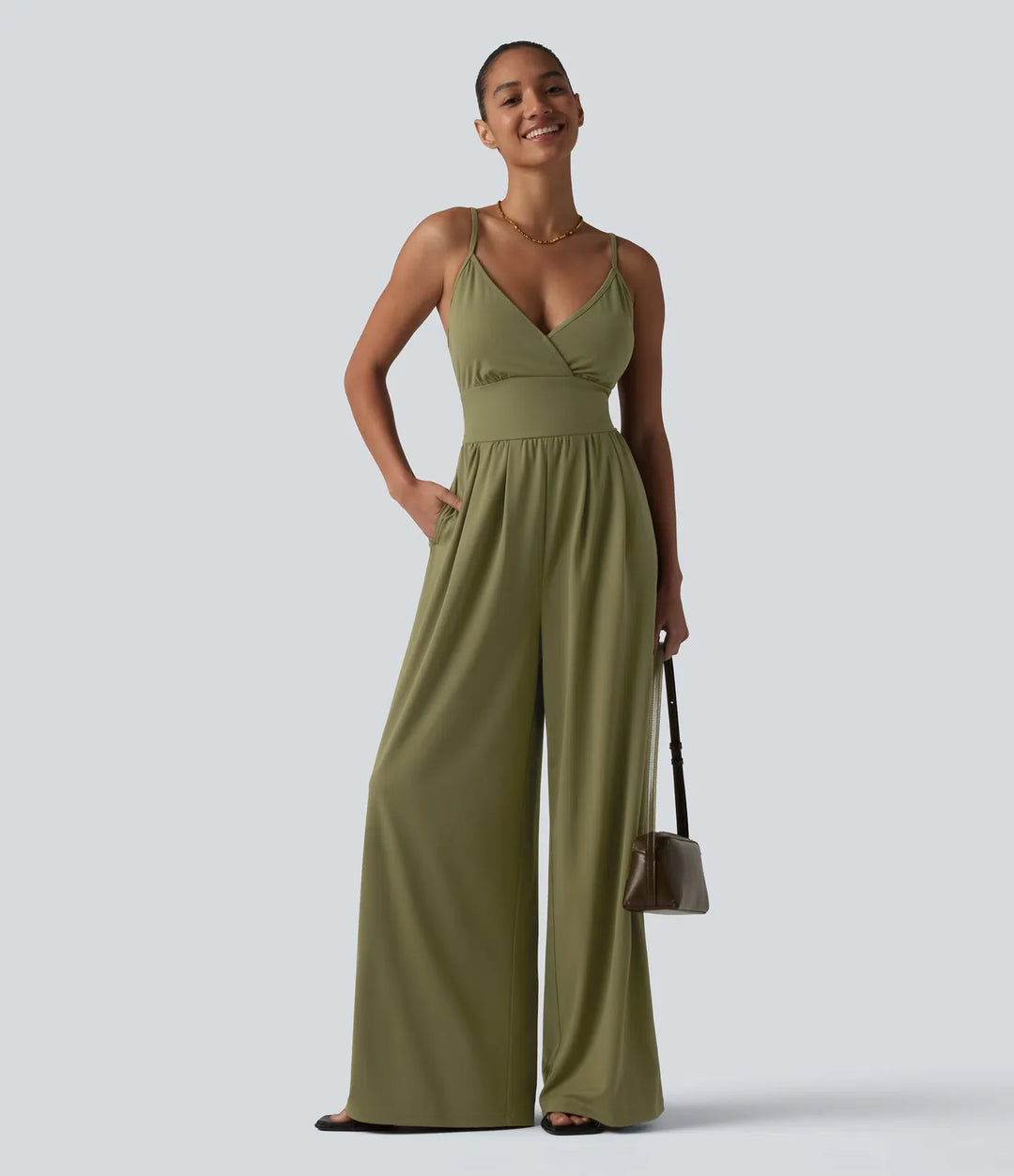 V-ringad inbyggd BH vardaglig slip jumpsuit med fickor-Easy Peezy Edition