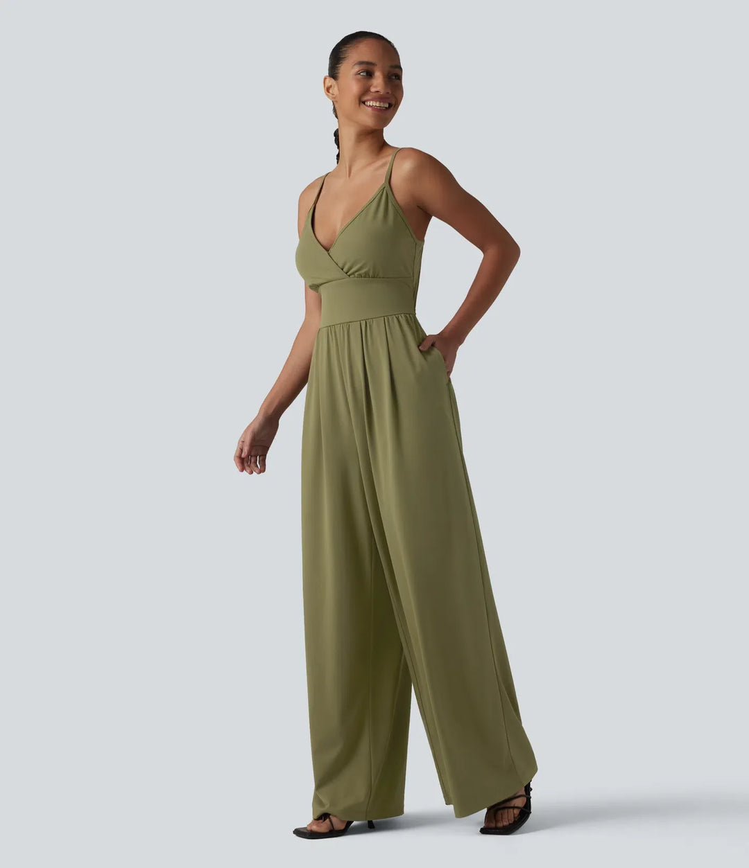 V-ringad inbyggd BH vardaglig slip jumpsuit med fickor-Easy Peezy Edition