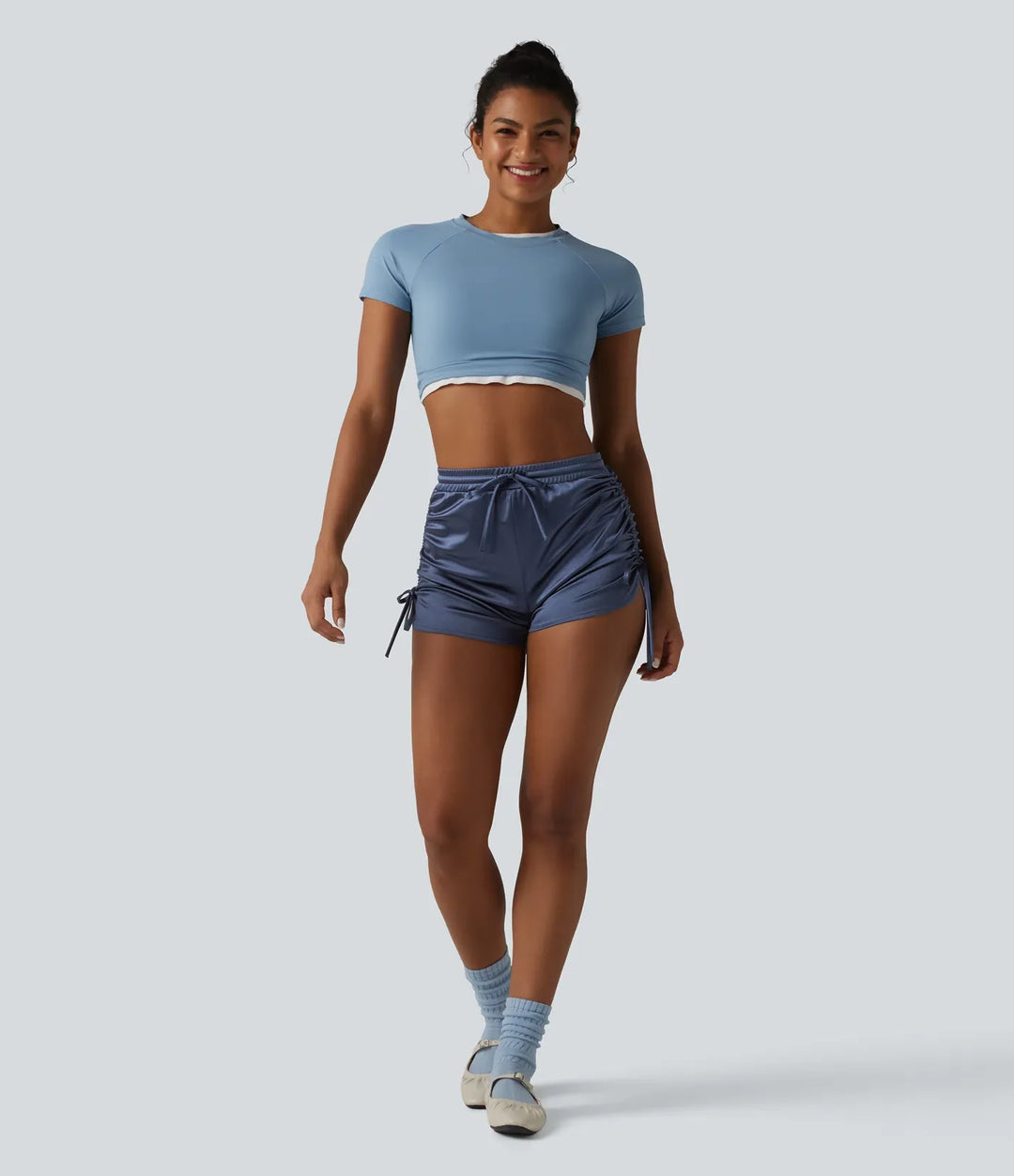 Med hög midja dragsko rynklad satin vardagsshorts med ficka