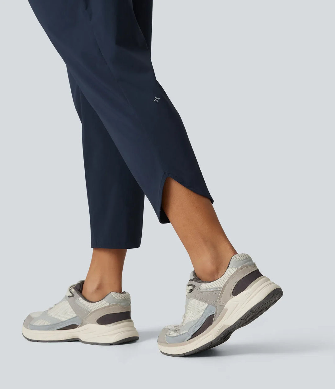V-ringad dragsko rundad fåll vandring jumpsuit med fickor