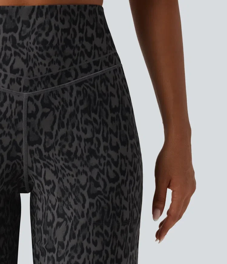 Halara UltraSculpt leopardmönstrad med hög midja och magkontroll yoga joggingbyxor med fickor