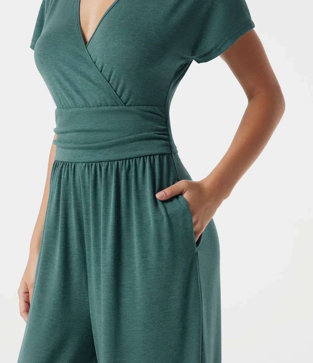 V-ringad fladdermusärm rynkat vardaglig jumpsuit med fickor-Easy Peezy Edition