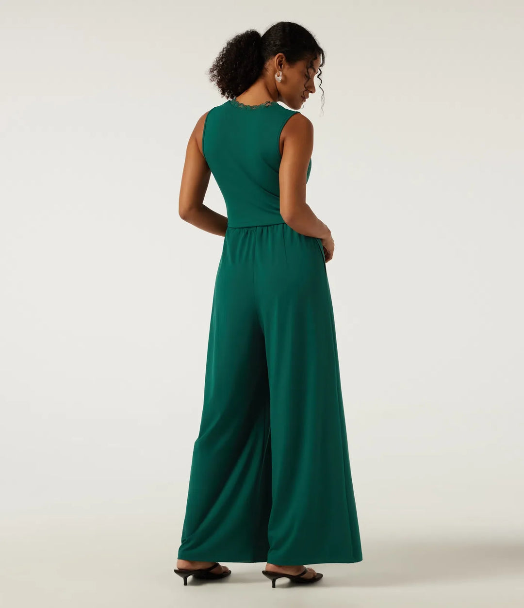 Djup V-ringad ärmlös smal kontrastspets fest vida ben jumpsuits med inbyggd BH och fickor - Easy Peezy Edition
