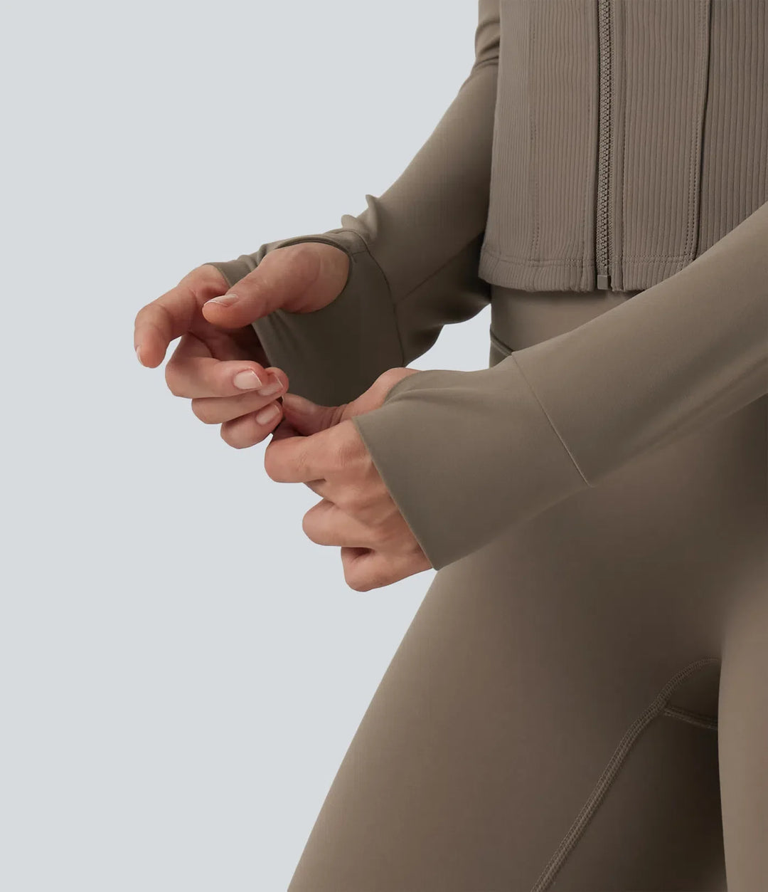 Lyckera UltraSculpt InstantCool ståkrage raglan tumhål rundad fåll yogajacka med fickor