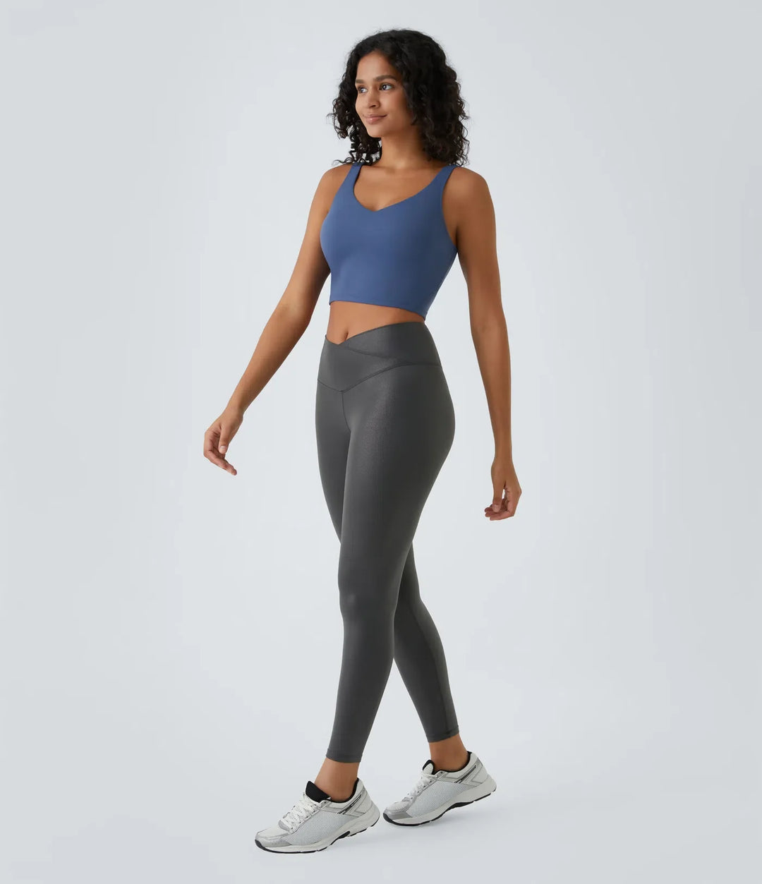 SoftlyZero konstläder omlottmodell med ficka folietryck stretchig vardagsleggings
