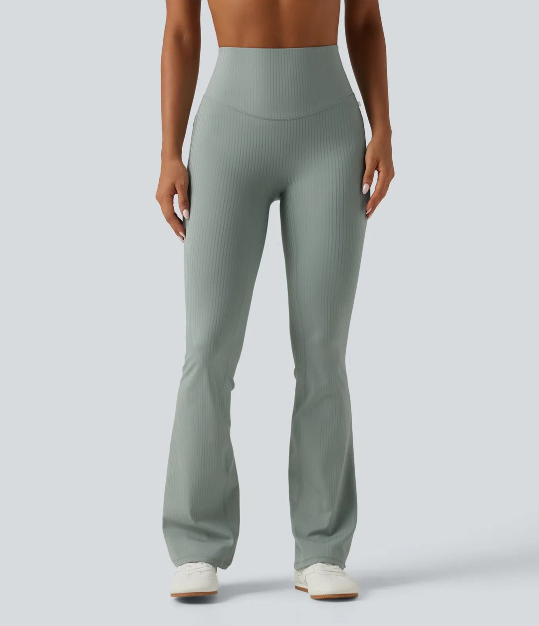 Ribbstickad med hög midja och magkontroll bootcut träningsleggings med fickor