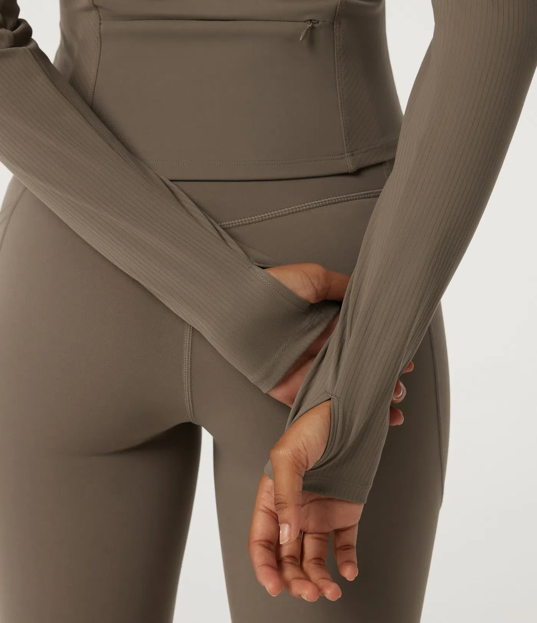 Lyckera UltraSculpt halvpolo långärmad yoga kurvig jacka med tumhål och fickor