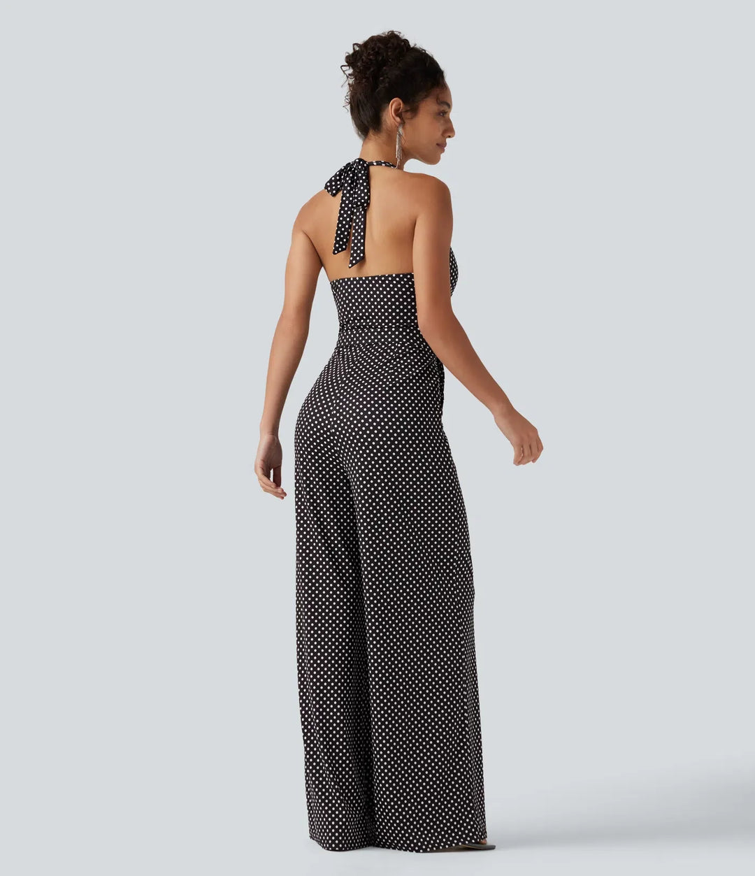 Halterneck ärmlös rygglös inbyggd BH prickig mönster resortjumpsuit med fickor-Easy Peezy
