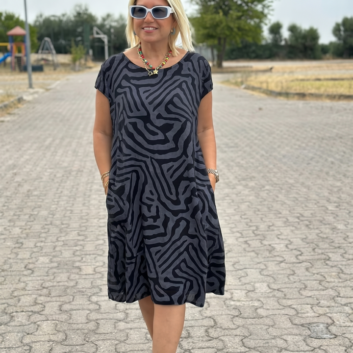 ELINORA BREEZY RUNDHALSAD SOMMERKLÄNNING