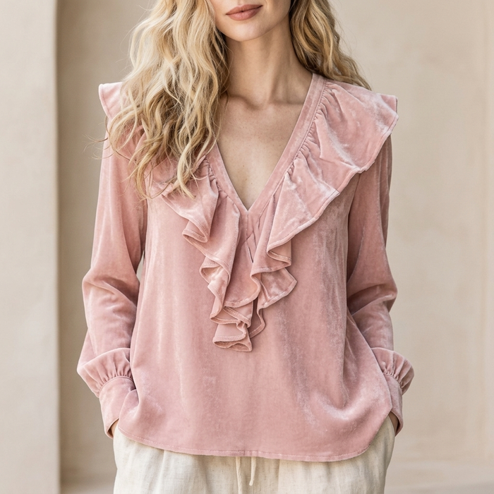 VELOURA V-RINGAD BLUS MED VOLANG